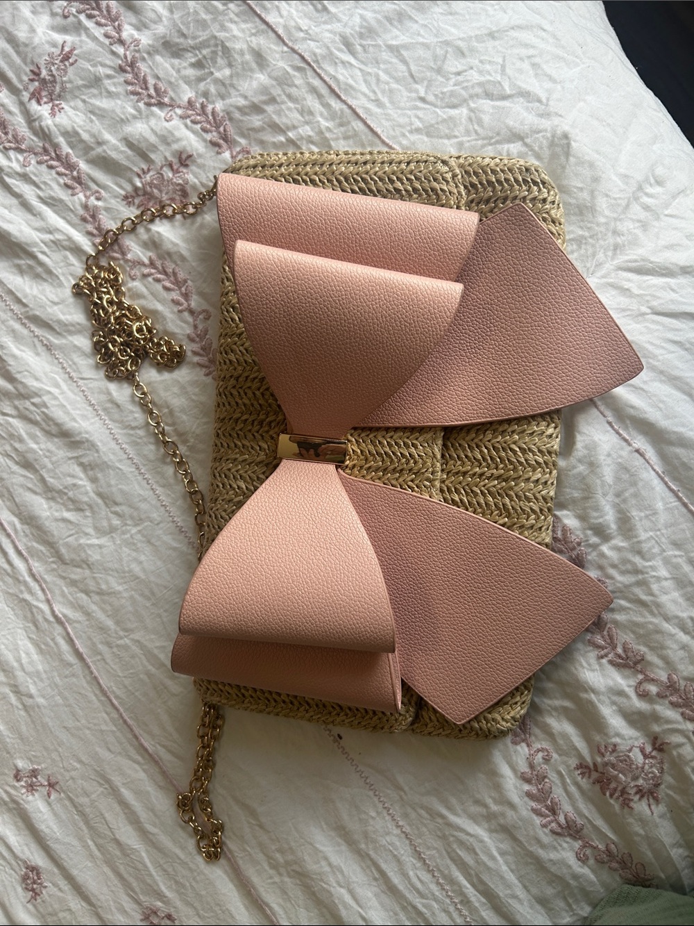 Woven Straw Crossbody with Pink Bow Accent and Gold Chain